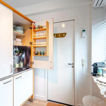 Apartment Boutique At Sea